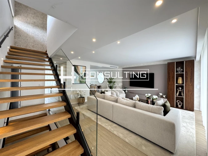 Moradia T4 para Venda em Porto Salvo Foto 10