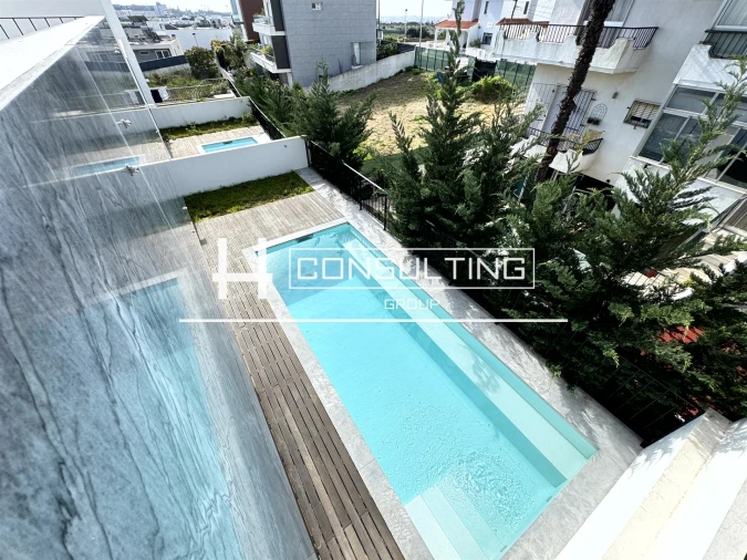 Moradia T4 para Venda em Porto Salvo Foto 54