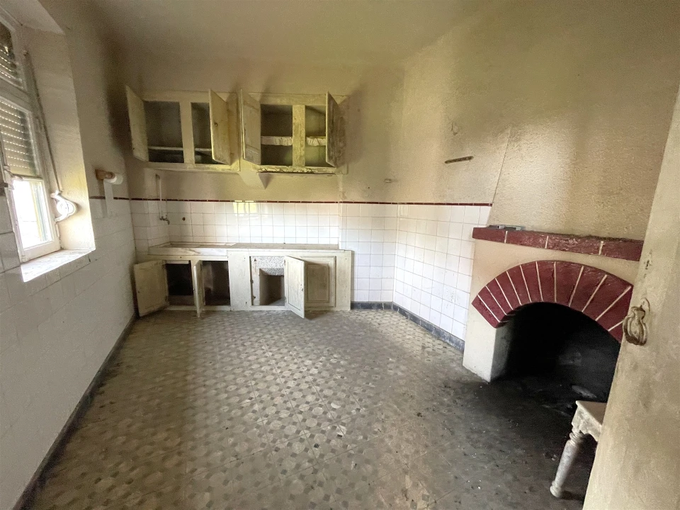 Moradia T4 para Venda em Vila Nova de Tazem Foto 3