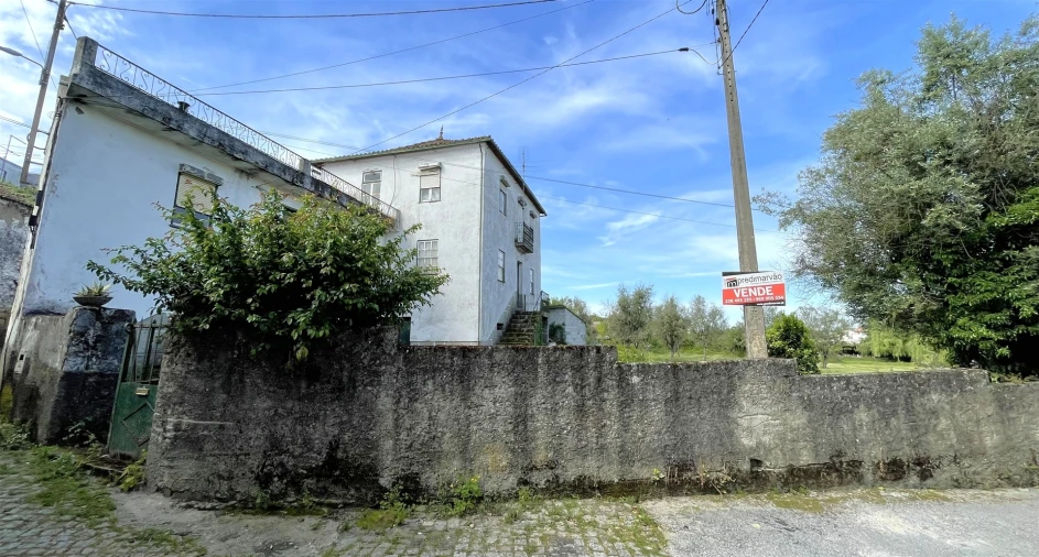 Moradia T4 para Venda em Vila Nova de Tazem Foto 6