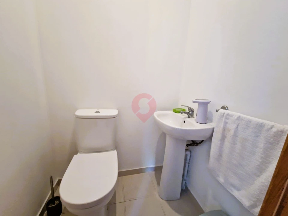 Moradia T5 para Venda em Podame Foto 4