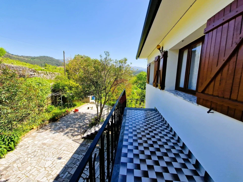 Moradia T5 para Venda em Podame Foto 16