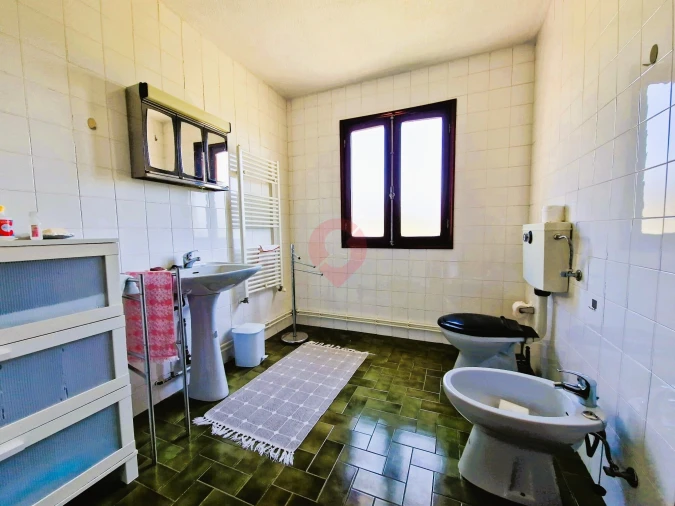 Moradia T5 para Venda em Podame Foto 17