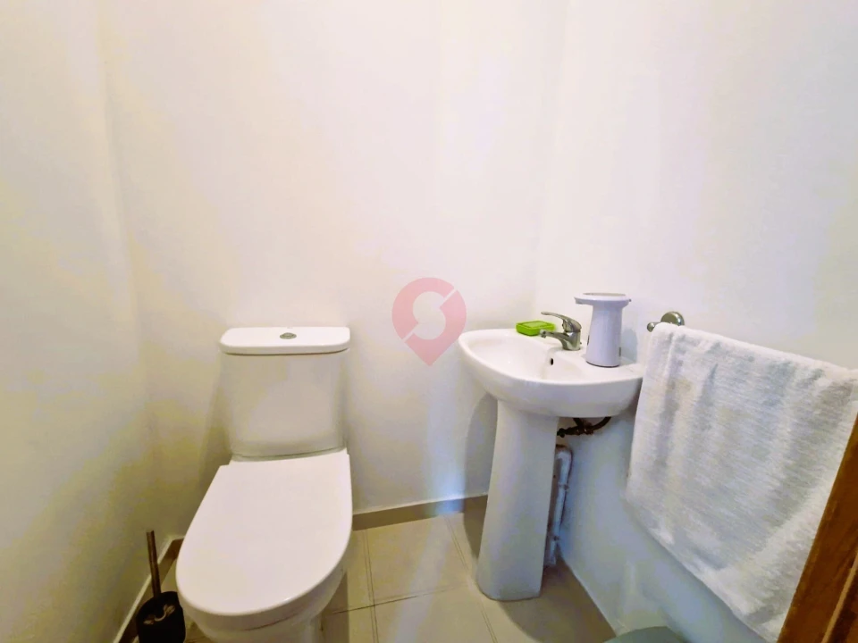 Moradia T5 para Venda em Podame Foto 16