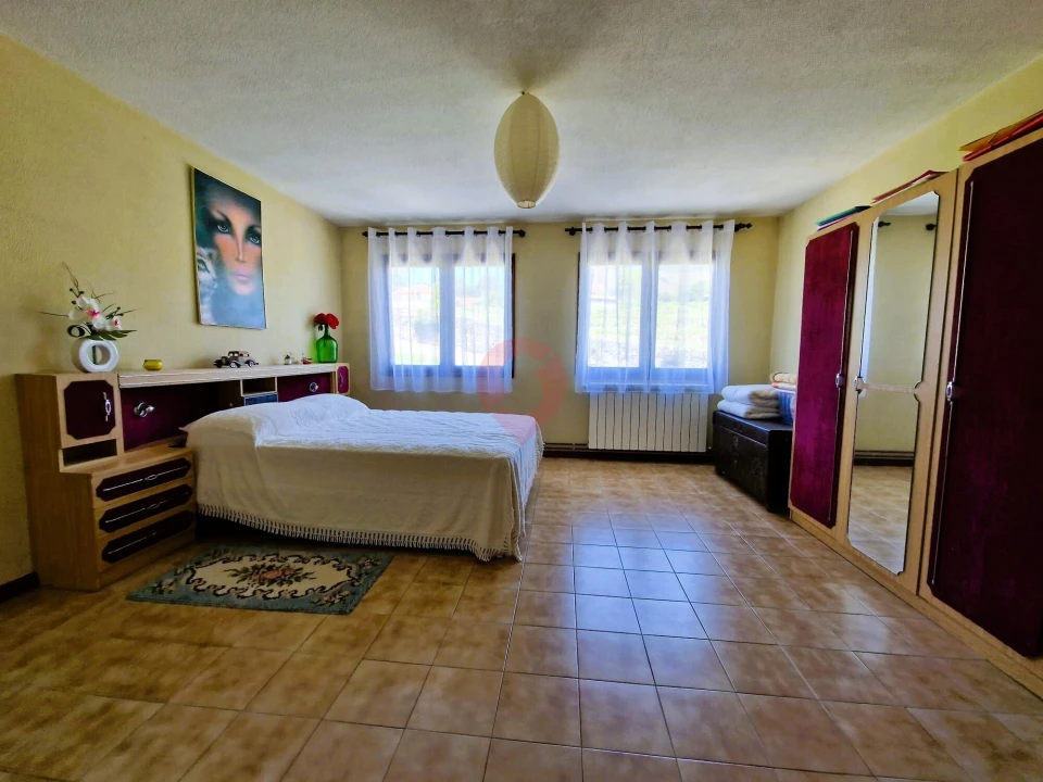 Moradia T5 para Venda em Podame Foto 9