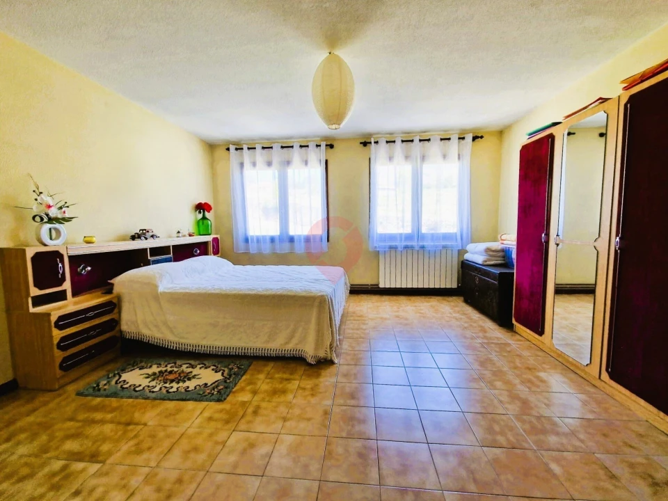 Moradia T5 para Venda em Podame Foto 15