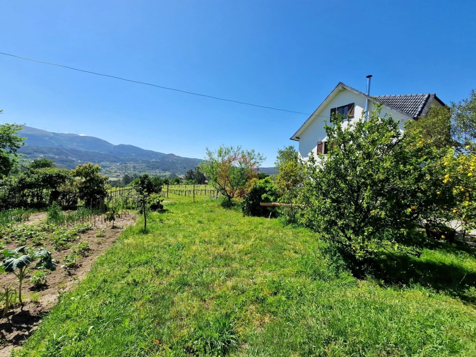 Moradia T5 para Venda em Podame Foto 17