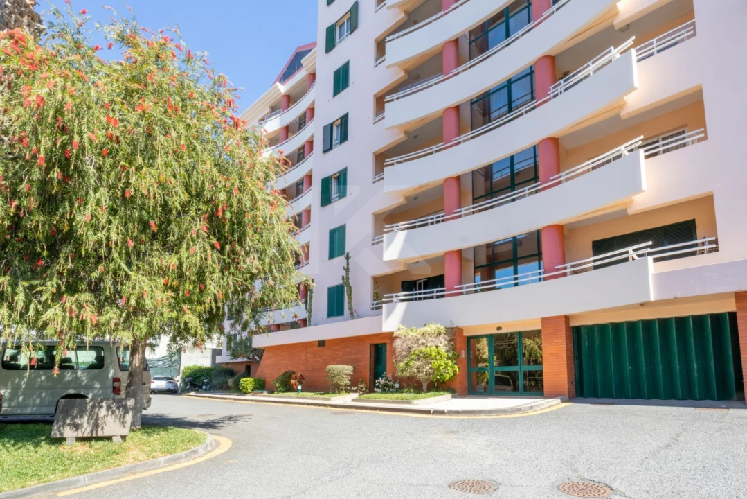 Apartamento T3 para Arrendamento em São Martinho Foto 29