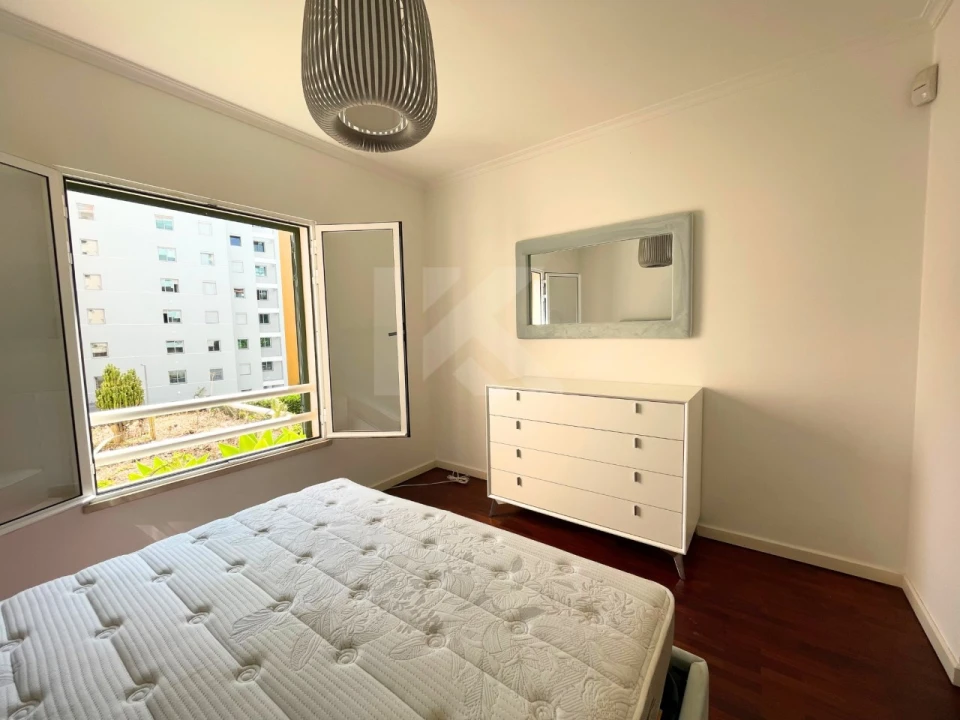 Apartamento T3 para Arrendamento em São Martinho Foto 9