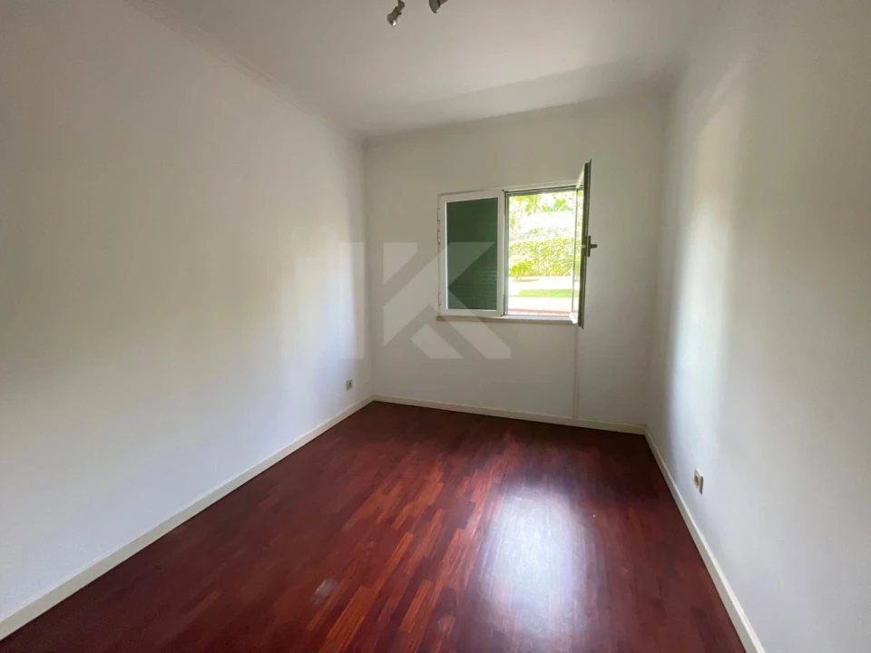 Apartamento T3 para Arrendamento em São Martinho Foto 11