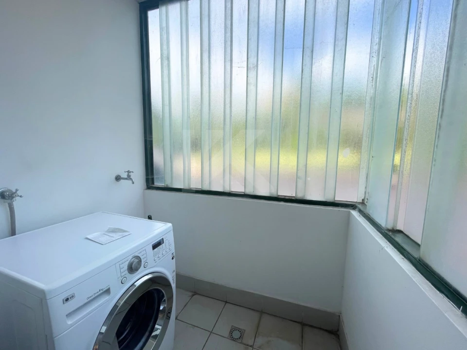 Apartamento T3 para Arrendamento em São Martinho Foto 20