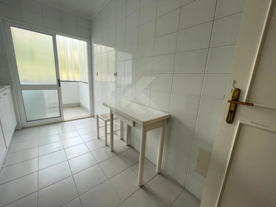 Apartamento T3 para Arrendamento em São Martinho Foto 19