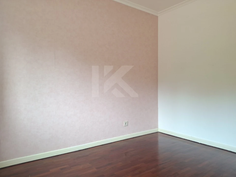 Apartamento T3 para Arrendamento em São Martinho Foto 13