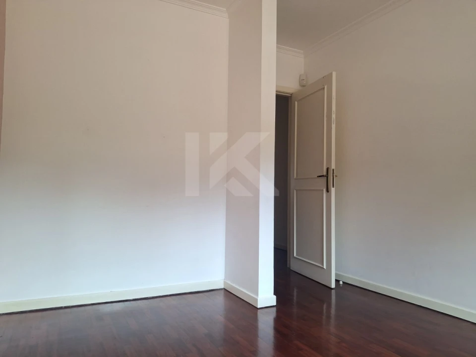 Apartamento T3 para Arrendamento em São Martinho Foto 15