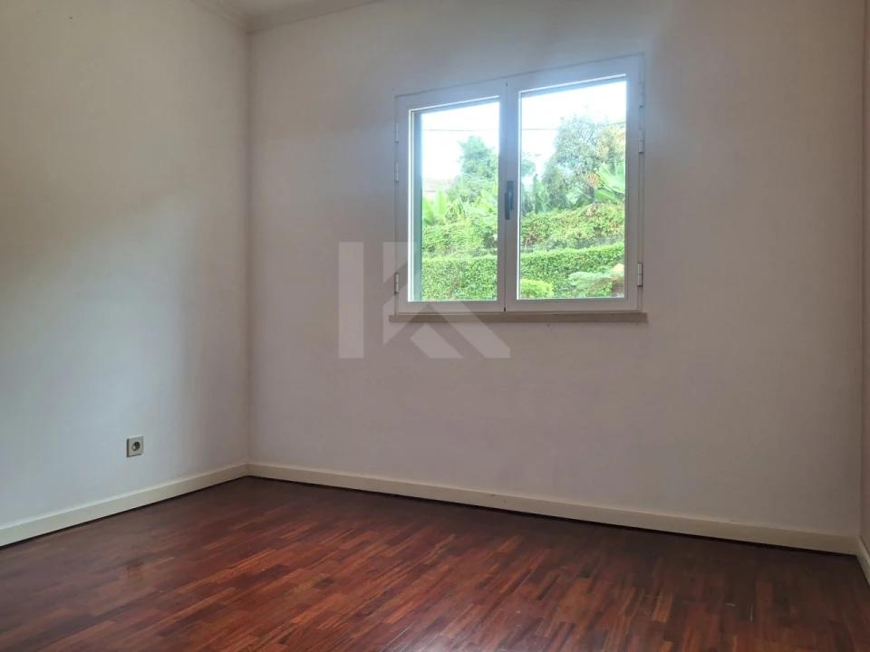 Apartamento T3 para Arrendamento em São Martinho Foto 16