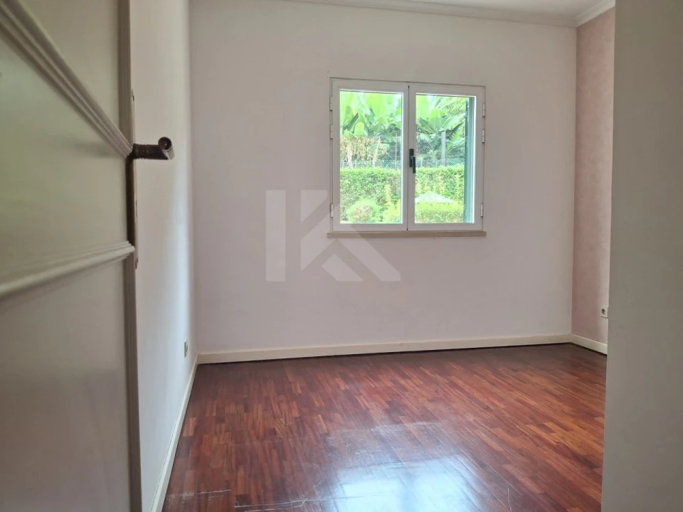 Apartamento T3 para Arrendamento em São Martinho Foto 17