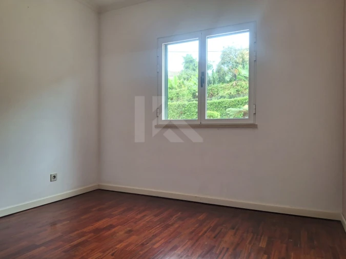 Apartamento T3 para Arrendamento em São Martinho Foto 16