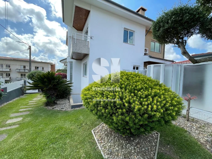 Moradia T4 para Venda em Cidade da Maia Foto 9