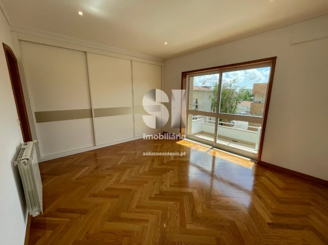 Moradia T4 para Venda em Cidade da Maia Foto 34