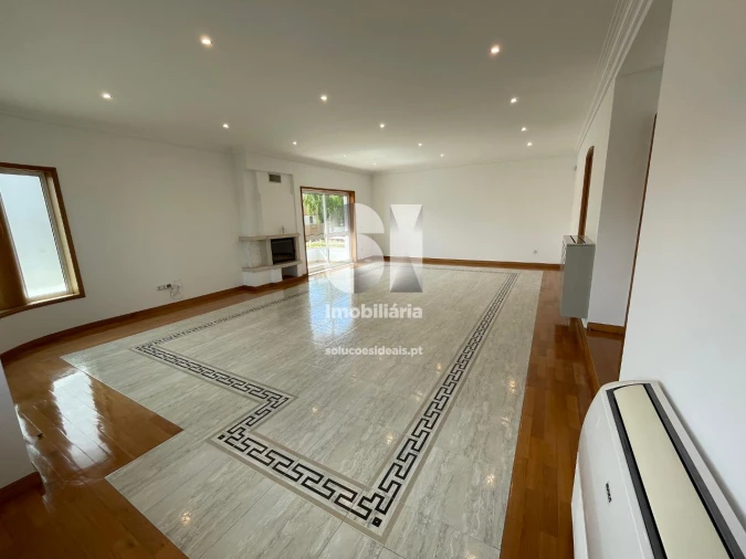 Moradia T4 para Venda em Cidade da Maia Foto 16