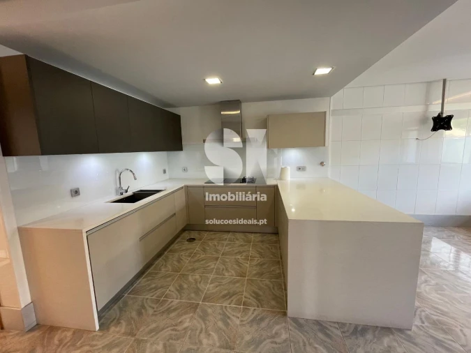 Moradia T4 para Venda em Cidade da Maia Foto 22