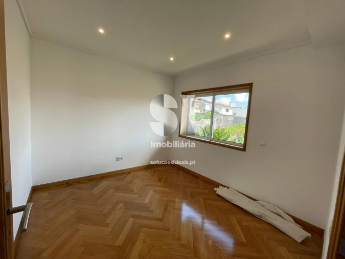 Moradia T4 para Venda em Cidade da Maia Foto 25