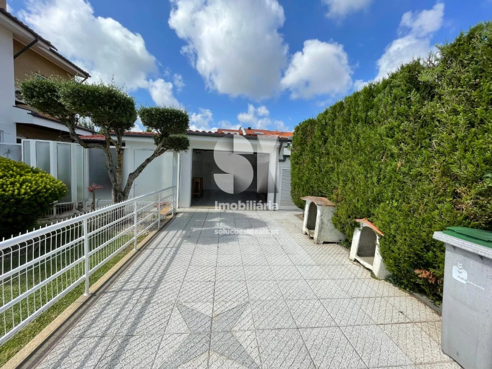 Moradia T4 para Venda em Cidade da Maia Foto 11