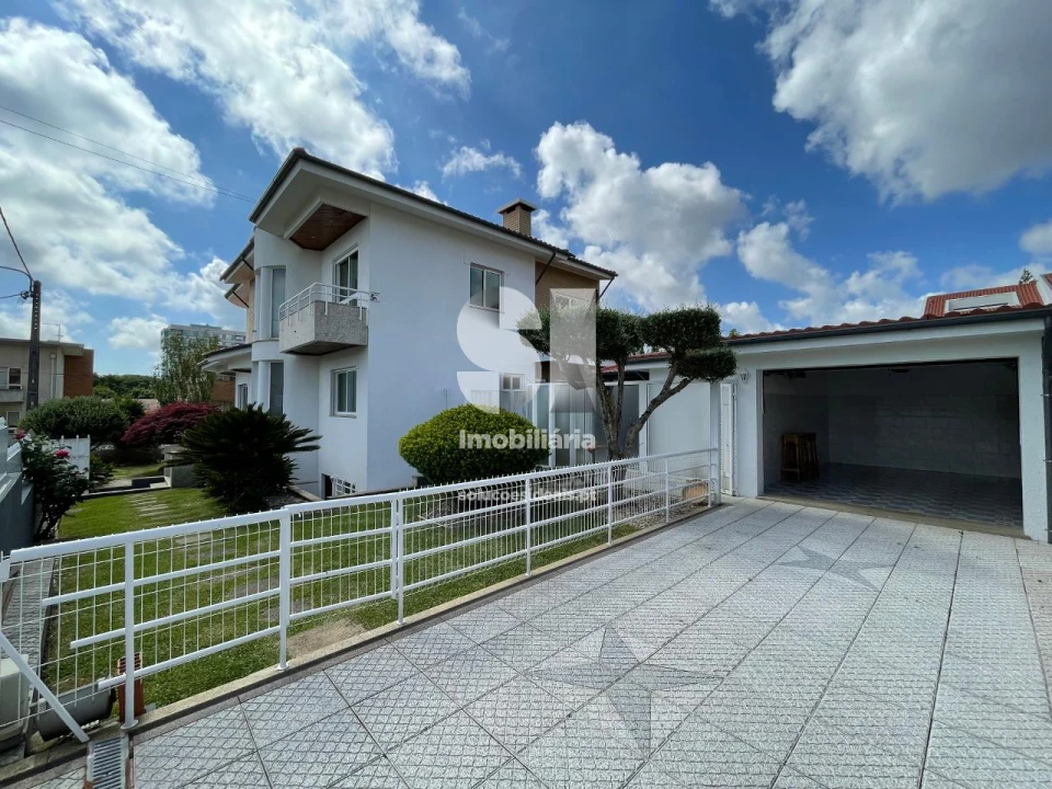 Moradia T4 para Venda em Cidade da Maia Foto 10