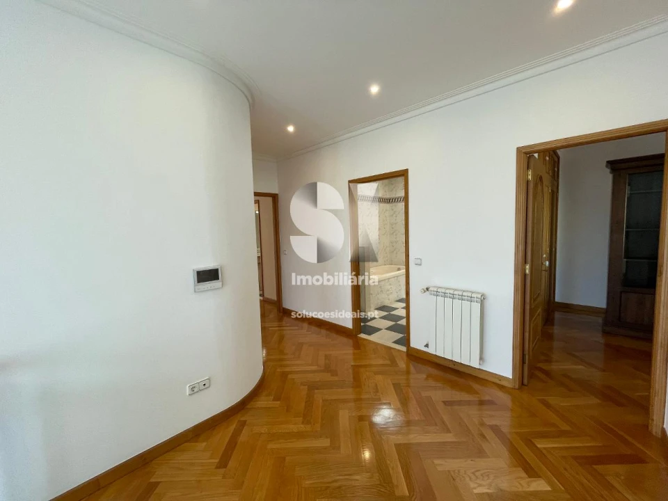 Moradia T4 para Venda em Cidade da Maia Foto 29