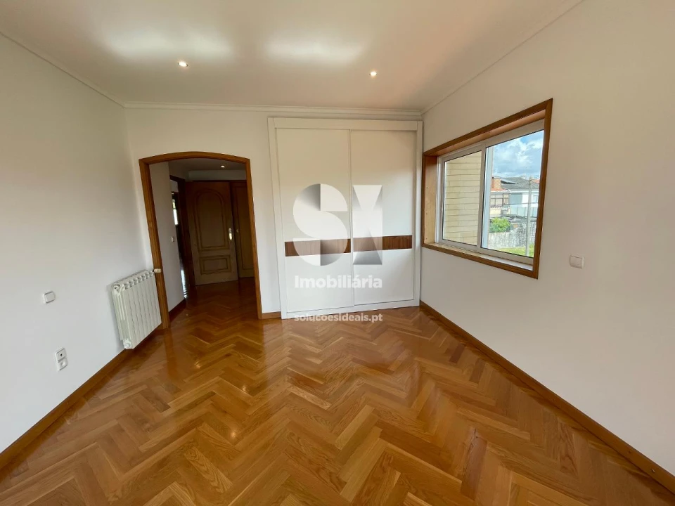 Moradia T4 para Venda em Cidade da Maia Foto 32