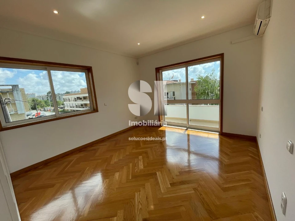 Moradia T4 para Venda em Cidade da Maia Foto 31