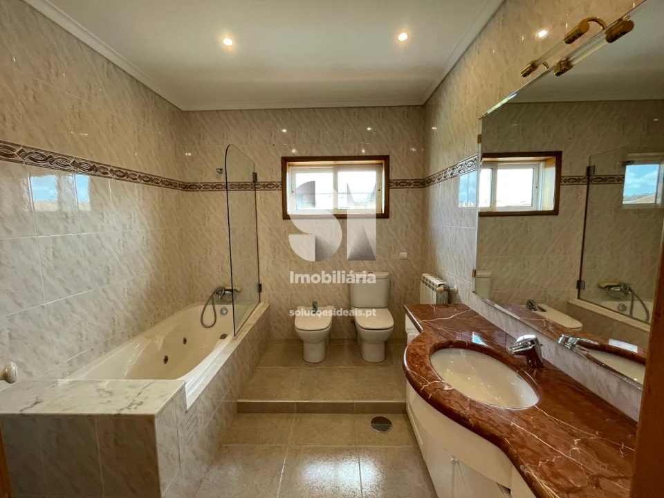 Moradia T4 para Venda em Cidade da Maia Foto 33