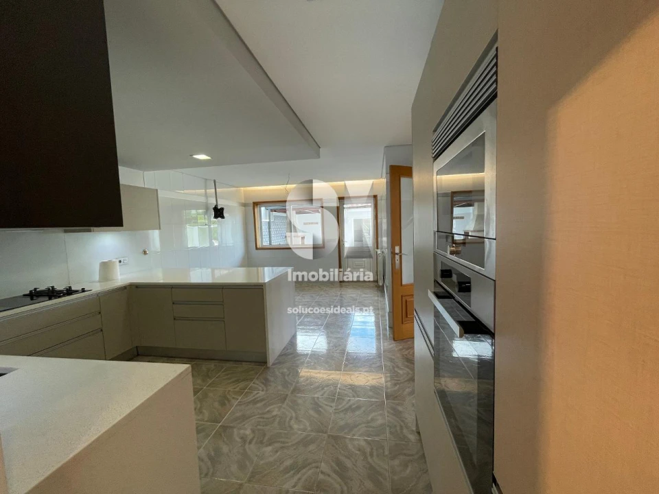 Moradia T4 para Venda em Cidade da Maia Foto 23