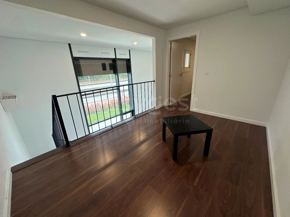 Apartamento T1 para Venda em Santo Antonio dos Olivais Foto 14