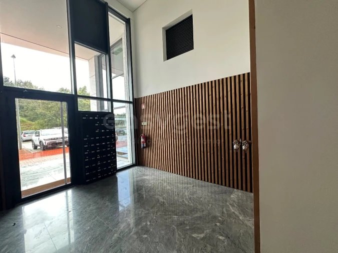 Apartamento T1 para Venda em Santo Antonio dos Olivais Foto 2