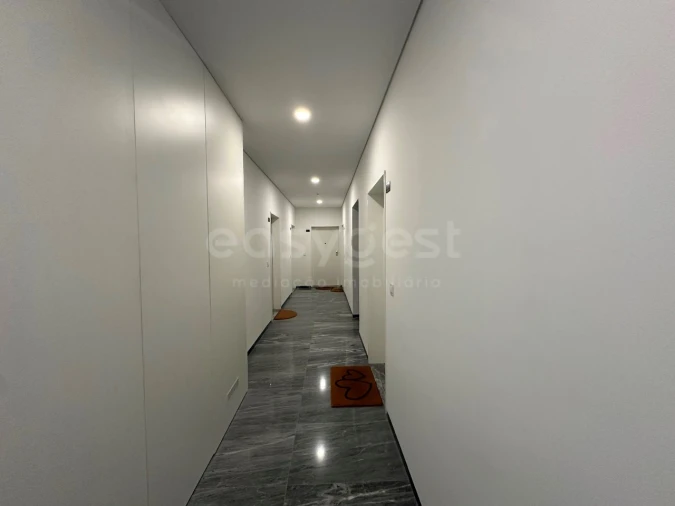 Apartamento T1 para Venda em Santo Antonio dos Olivais Foto 3