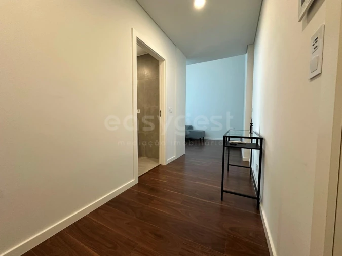 Apartamento T1 para Venda em Santo Antonio dos Olivais Foto 10