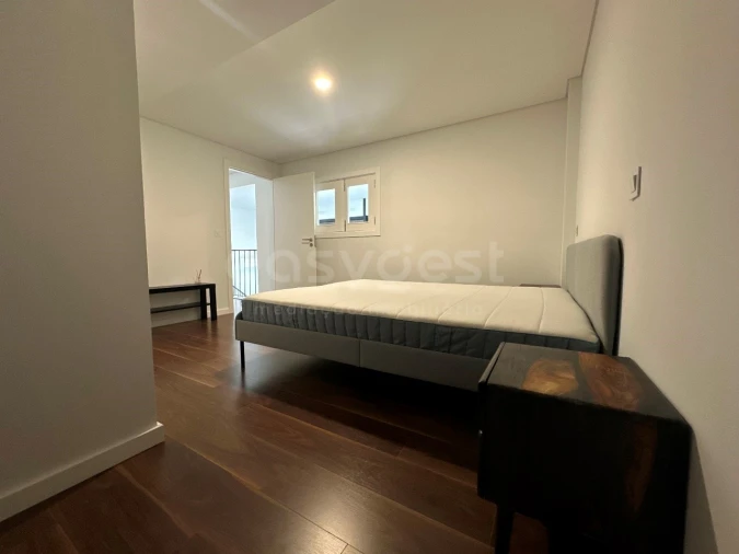 Apartamento T1 para Venda em Santo Antonio dos Olivais Foto 12