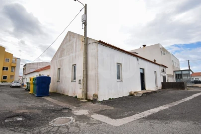 Moradia T3 para Venda em Atouguia da Baleia
