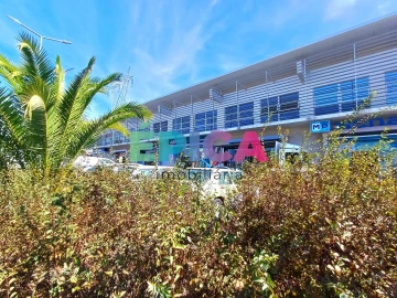 Loja para Arrendamento em Pontinha e Famões