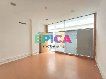 Loja para Arrendamento em Pontinha e Famões