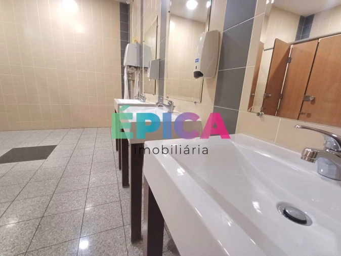 Loja para Arrendamento em Pontinha e Famões Foto 7