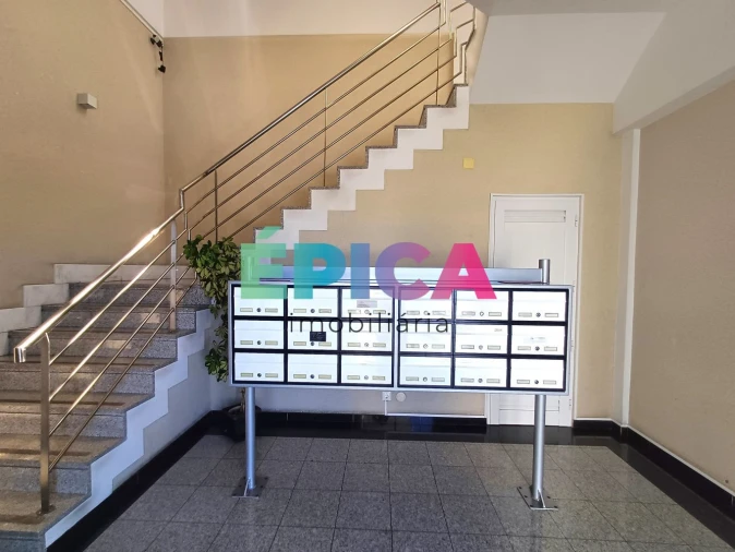 Loja para Arrendamento em Pontinha e Famões Foto 11