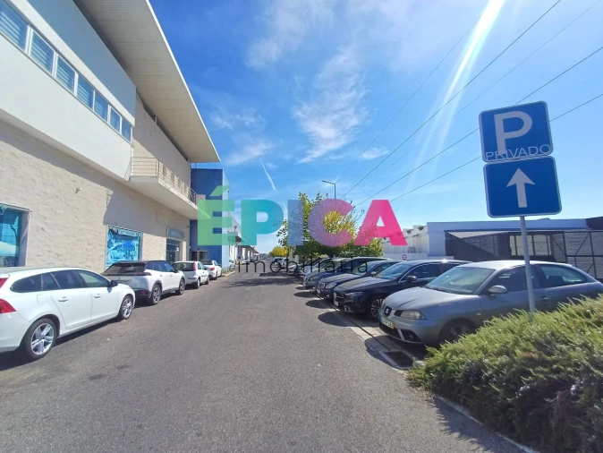 Loja para Arrendamento em Pontinha e Famões Foto 14