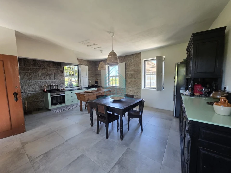 Moradia T5 para Venda em Fonte Arcada Foto 1