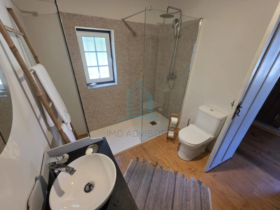 Moradia T5 para Venda em Fonte Arcada Foto 12