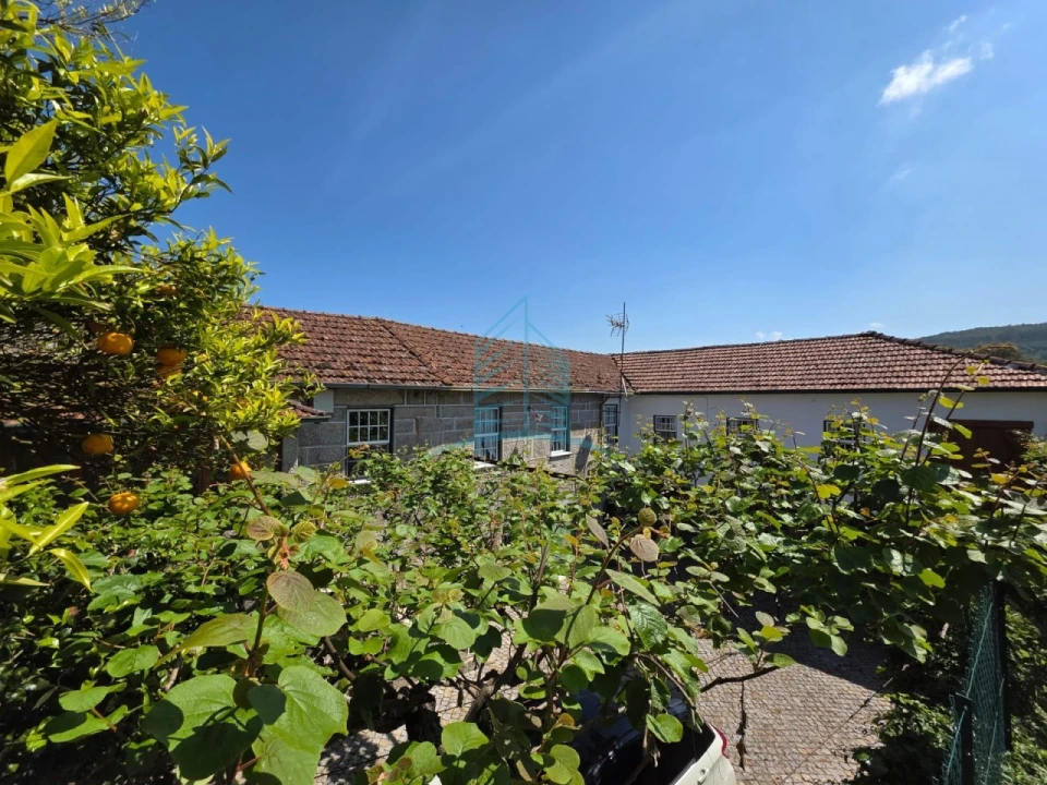 Moradia T5 para Venda em Fonte Arcada Foto 24