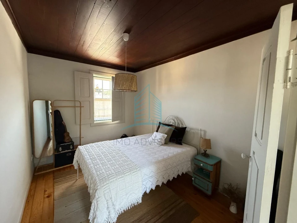 Moradia T5 para Venda em Fonte Arcada Foto 8