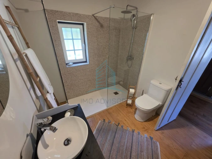 Moradia T5 para Venda em Fonte Arcada Foto 12