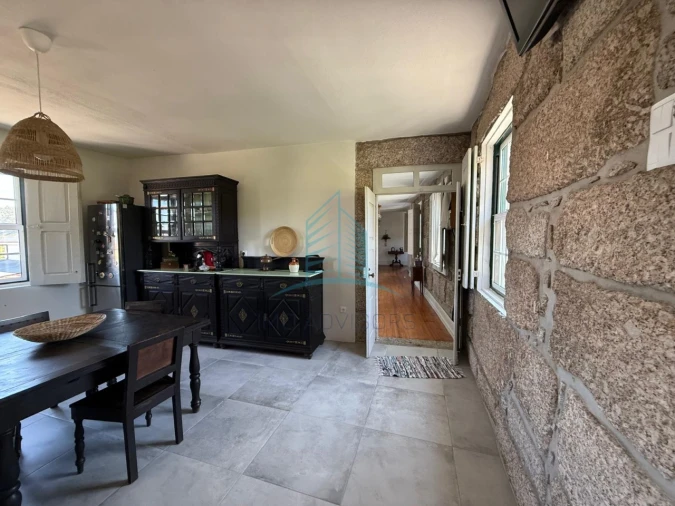 Moradia T5 para Venda em Fonte Arcada Foto 4